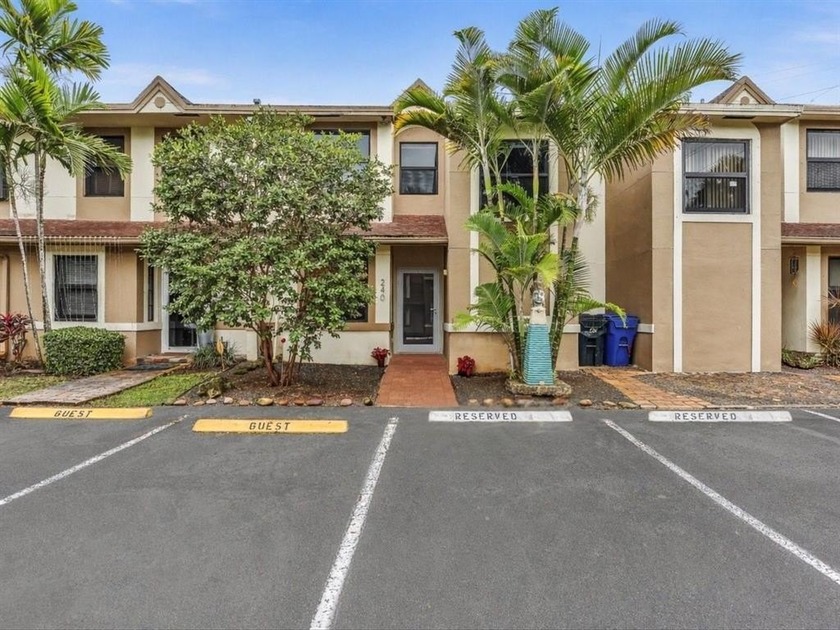 Substantially updated with quality craftsmanship and modern - Beach Townhome/Townhouse for sale in Fort Lauderdale, Florida on Beachhouse.com