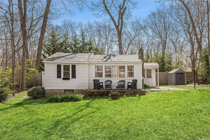This updated cottage with private bay beach rights at the end of - Beach Home for sale in Southold, New York on Beachhouse.com