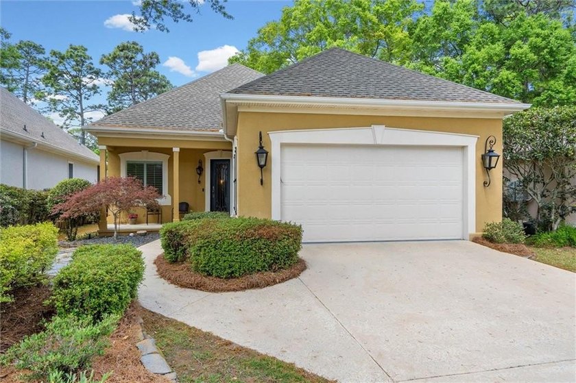 Fairhope Living at Its Finest Tucked away on a quiet cul-de-sac - Beach Home for sale in Fairhope, Alabama on Beachhouse.com