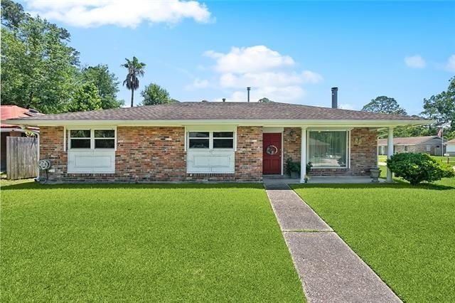 Affordable living in this fully bricked home with 3 bedrooms - Beach Home for sale in Slidell, Louisiana on Beachhouse.com