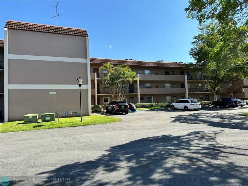 Partially Upgraded 2/2 condo is available for sale in Sands - Beach Condo for sale in Tamarac, Florida on Beachhouse.com