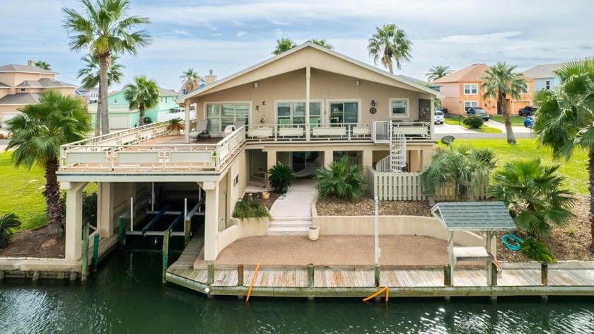 This spacious 4/3 coastal home offers an inviting open floor - Beach Home for sale in City by The Sea, Texas on Beachhouse.com