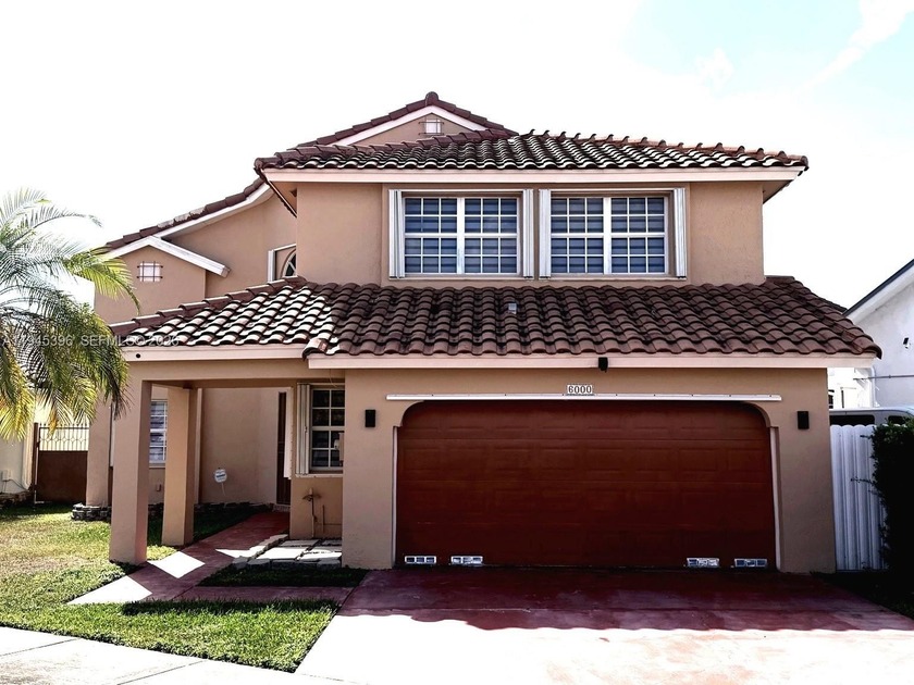 Elegant, fully updated 5-bedroom, 3-bathroom residence in - Beach Home for sale in Miami, Florida on Beachhouse.com