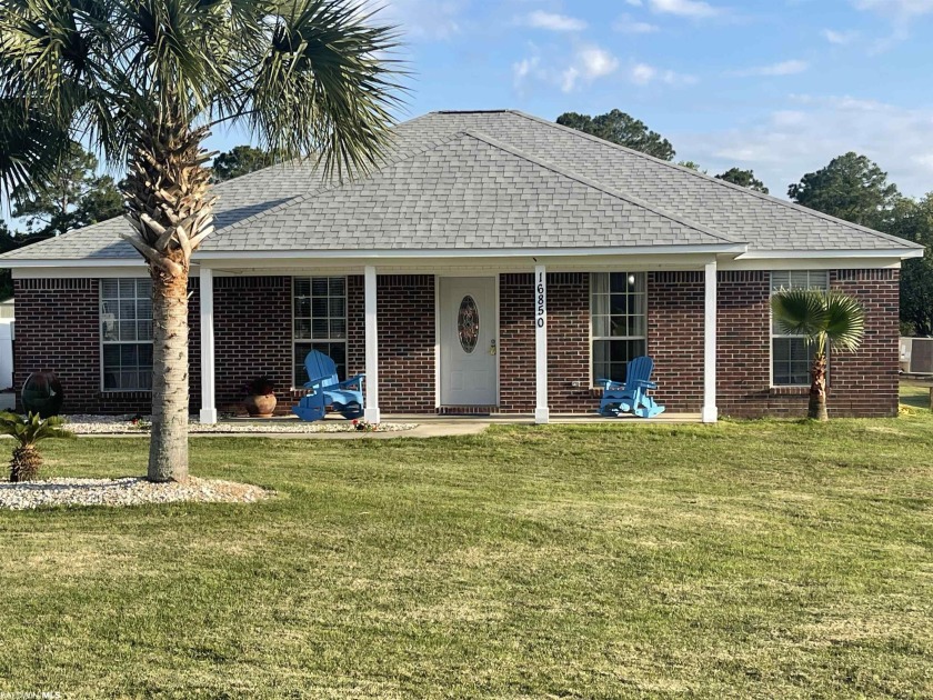 PRICED TO SELL!! YOU DON'T WANT TO MISS THIS ONE!! ONLY MINUTES - Beach Home for sale in Gulf Shores, Alabama on Beachhouse.com
