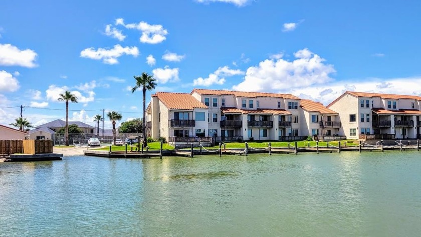 Stunning corner unit with views of Aransas Bay and Little - Beach Condo for sale in Rockport, Texas on Beachhouse.com