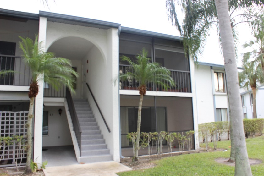 Spacious and well maintained second floor 2 BE/2 BA corner unit - Beach Condo for sale in West Palm Beach, Florida on Beachhouse.com