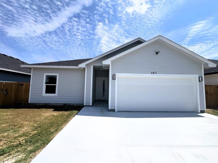 This adorable brand new three-bedroom home is perfect for your - Beach Home for sale in Rockport, Texas on Beachhouse.com