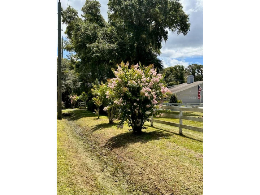 Welcome Home, to Your Slice of Country Living--Right in the - Beach Home for sale in Sarasota, Florida on Beachhouse.com