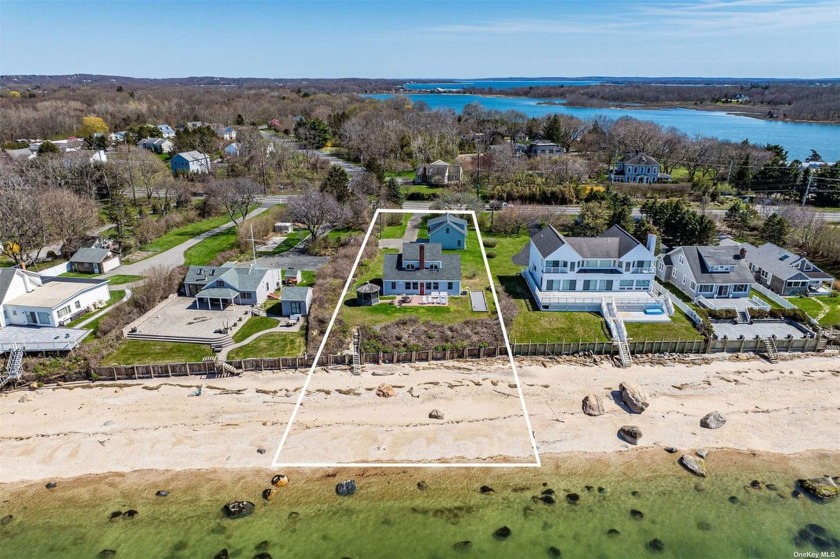 This great Greenport beach house is the one you've been waiting - Beach Home for sale in Greenport, New York on Beachhouse.com