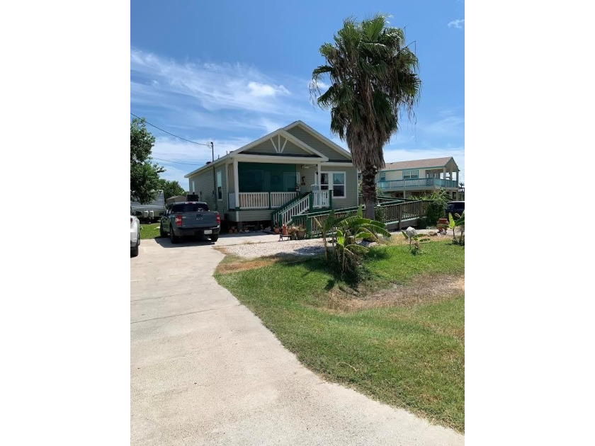 This charming cute house on the canal is built for handicapped - Beach Home for sale in Rockport, Texas on Beachhouse.com