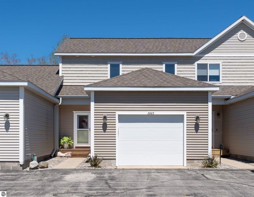 Check out this charming Holiday Hills condo with a tennis court - Beach Condo for sale in Traverse City, Michigan on Beachhouse.com