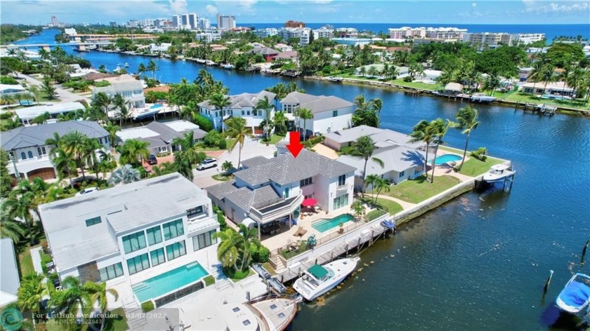 ATTENTION ALL YACHT OWNERS! Deepwater Estate sited on 80+- feet - Beach Home for sale in Deerfield Beach, Florida on Beachhouse.com