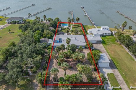 Stunning Waterfront Oasis on Copano Bay. Discover the ultimate - Beach Home for sale in Rockport, Texas on Beachhouse.com