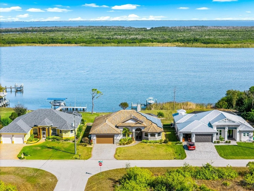 Welcome to a boater's paradise perfectly paired with refined - Beach Home for sale in Port Charlotte, Florida on Beachhouse.com