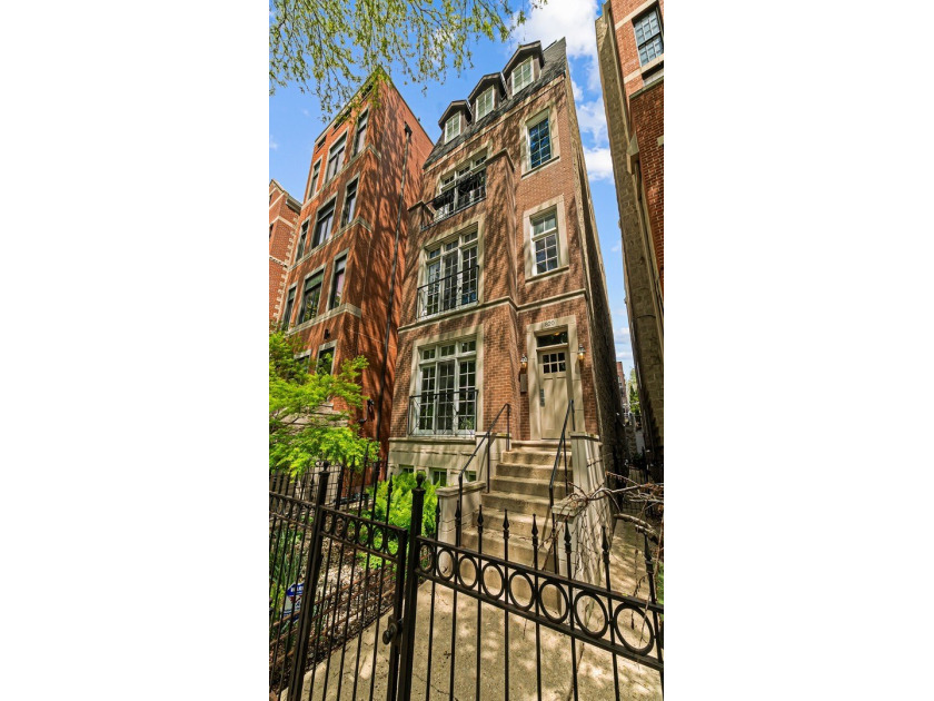 Welcome to this beautifully updated 3-bedroom, 3-bath duplex in - Beach Condo for sale in Chicago, Illinois on Beachhouse.com