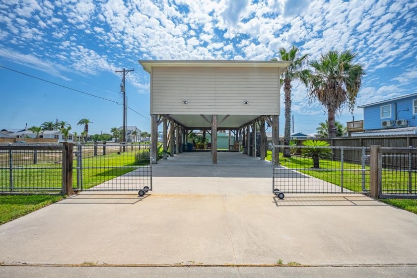 Darling stilt island home with fabulous water view of Aransas - Beach Home for sale in Rockport, Texas on Beachhouse.com