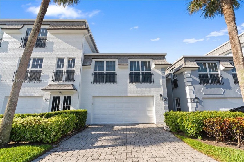 Desirable 3-bed, 2.5-bath townhome located in the heart of the - Beach Townhome/Townhouse for sale in Hillsboro Beach, Florida on Beachhouse.com