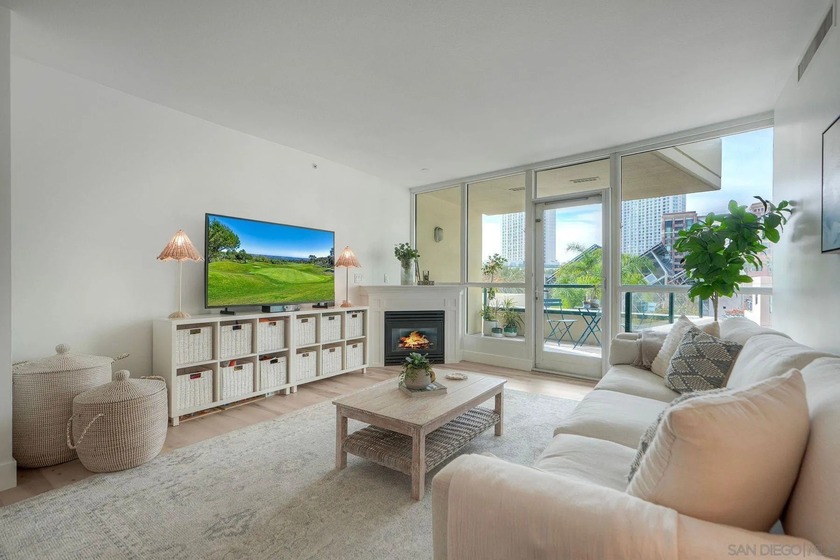 Sky and city views greet you in this beautifully updated home - Beach Condo for sale in San Diego, California on Beachhouse.com