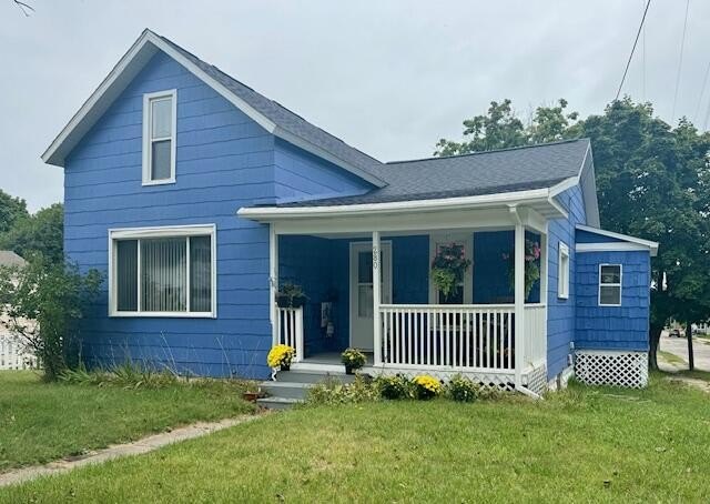 Want to be close to downtown Manistee and Lake Michigan? Look no - Beach Home for sale in Manistee, Michigan on Beachhouse.com