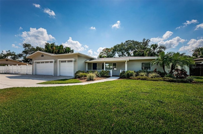 One or more photo(s) has been virtually staged. Incredible - Beach Home for sale in St. Petersburg, Florida on Beachhouse.com