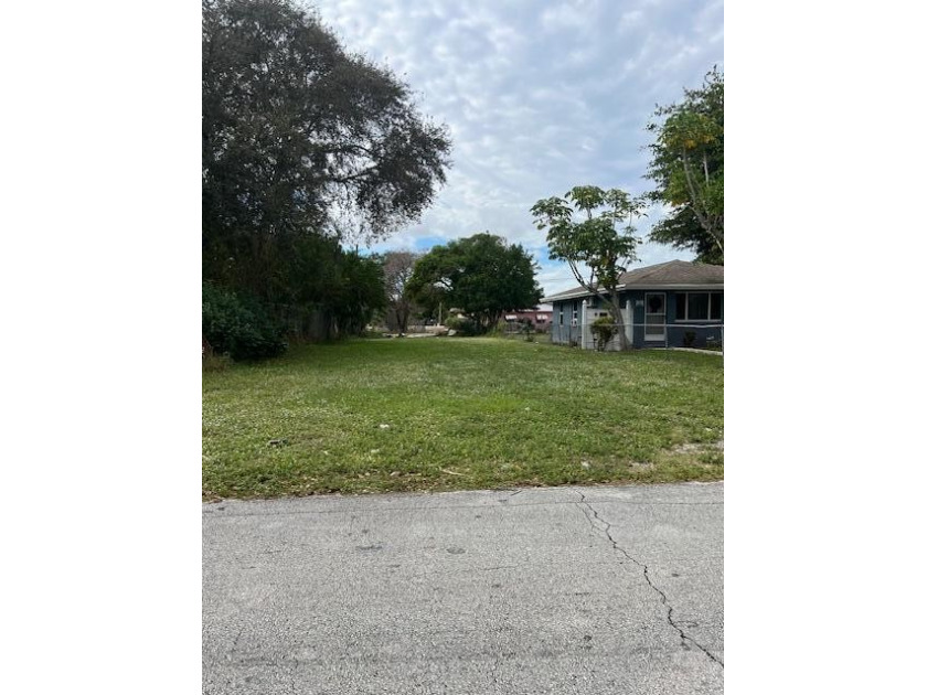 vacant Commercial lot. Right next to Atlantic Avenue. Talk to - Beach Commercial for sale in Delray Beach, Florida on Beachhouse.com