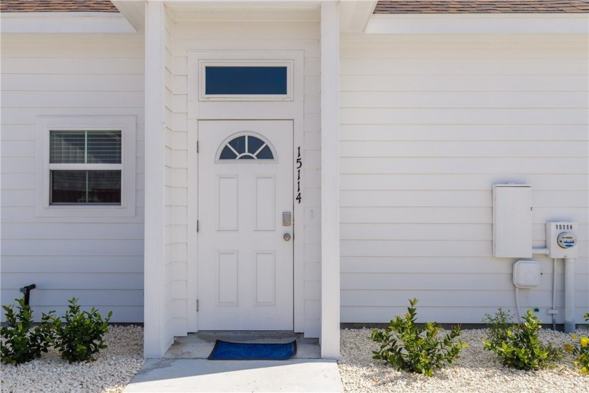 Escape to coastal living in this delightful one-bedroom - Beach Townhome/Townhouse for sale in Corpus Christi, Texas on Beachhouse.com