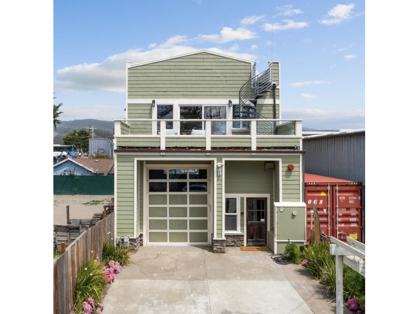 Exceptional coastal commercial opportunity in sought-after - Beach Lot for sale in Half Moon Bay, California on Beachhouse.com