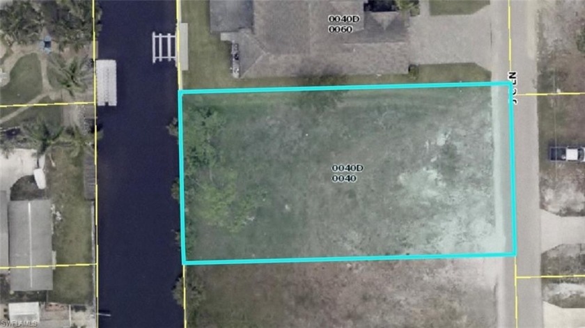 Here is the lot you have been waiting for.  Situated on a canal - Beach Lot for sale in Bonita Springs, Florida on Beachhouse.com