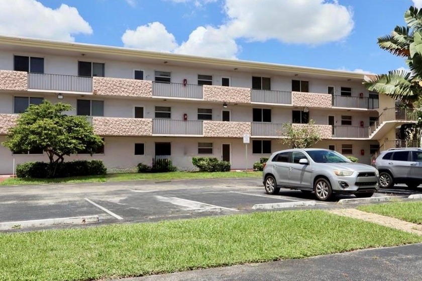 Step inside this remodeled 2-bed, 2-bath corner condo in Sunrise - Beach Condo for sale in Sunrise, Florida on Beachhouse.com