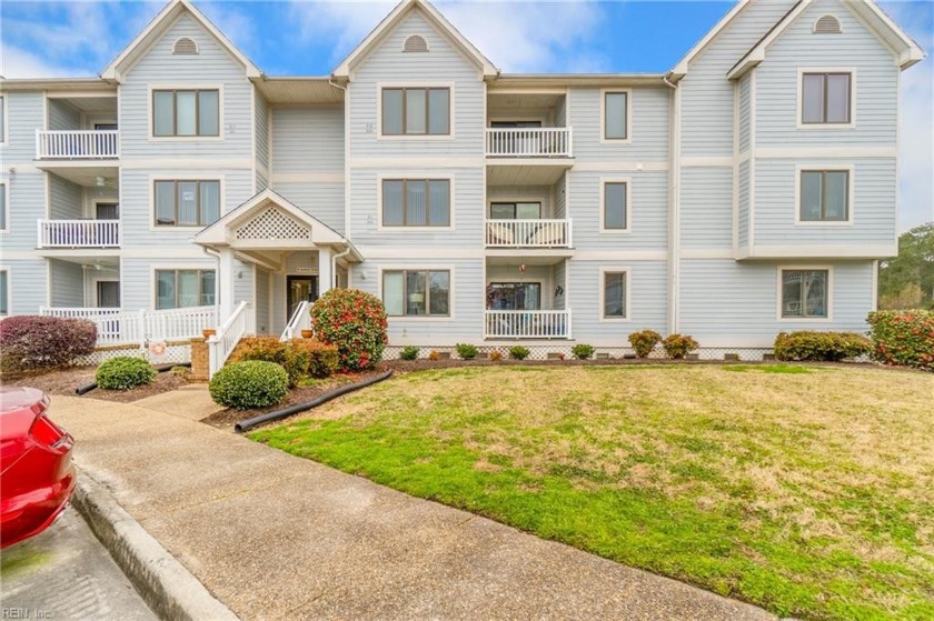 Welcome to Harbor Watch Drive! This exceptional unit offers the - Beach Home for sale in Chesapeake, Virginia on Beachhouse.com