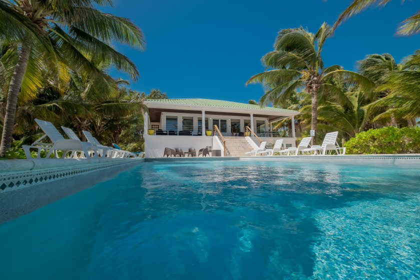 Stunning Caribbean Views. Beach, Pool, Kayaks, Caretaker - Beach Vacation Rentals in San Pedro, Ambergris Caye, Belize on Beachhouse.com