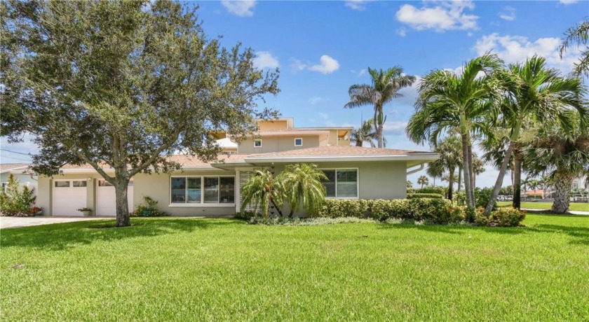 Welcome to Hibiscus Cottage, in the exclusive beachfront - Beach Home for sale in Belleair Beach, Florida on Beachhouse.com