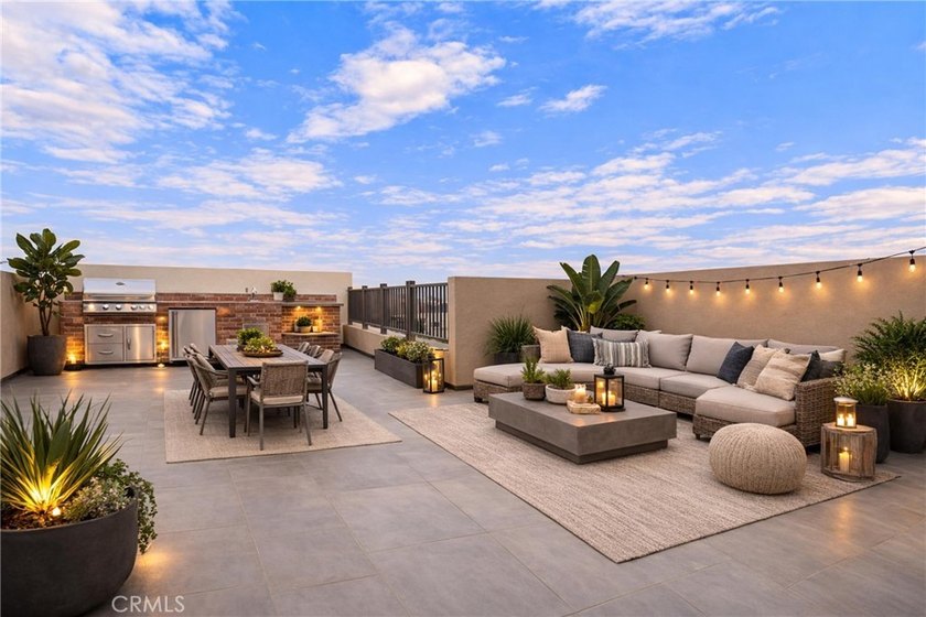 Welcome to 809 Brickyard Ln. in the exclusive Brickyard West - Beach Home for sale in Costa Mesa, California on Beachhouse.com