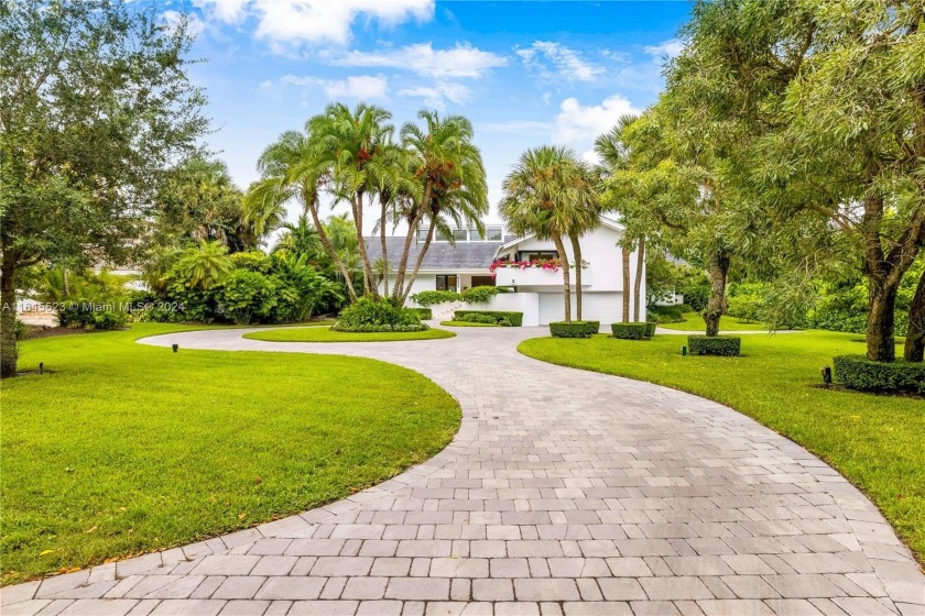 One story waterfront Jewel home exquisitely finished to the last - Beach Home for sale in Coral Gables, Florida on Beachhouse.com