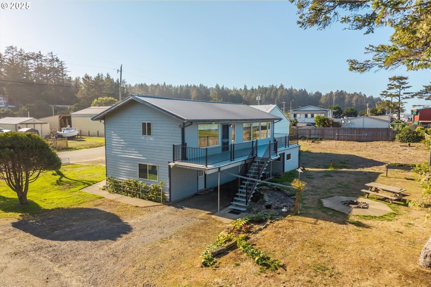 Rare Opportunity to own a home in the Charleston Basin! Nicely - Beach Home for sale in Coos Bay, Oregon on Beachhouse.com