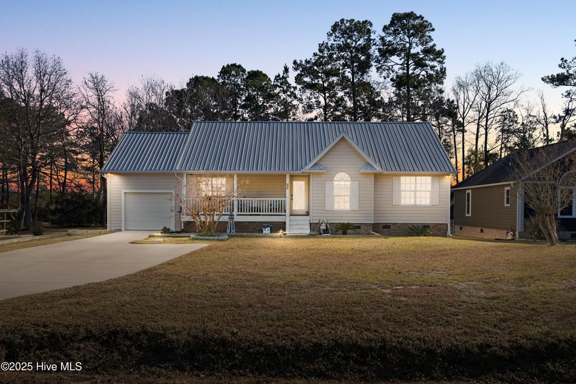 Considering a move or relocation to the coast? Welcome to 285 - Beach Home for sale in Supply, North Carolina on Beachhouse.com