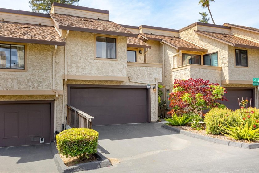 This beautifully updated Aptos townhome offers the space, scale - Beach Townhome/Townhouse for sale in Aptos, California on Beachhouse.com