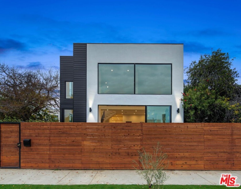 Welcome to 1147 Harrison Ave, a stunning newly built residence - Beach Home for sale in Venice, California on Beachhouse.com