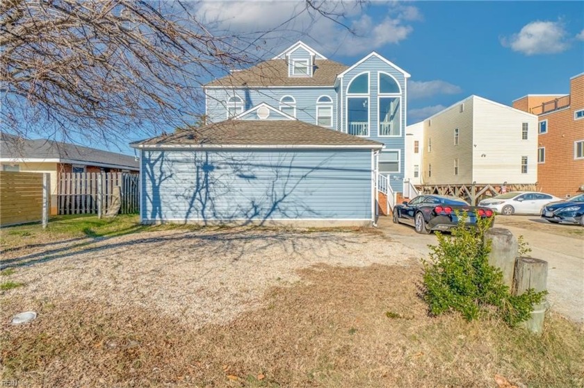 Single family beach house w/4 BR & 1 office/den, 4 FULL baths - Beach Home for sale in Norfolk, Virginia on Beachhouse.com