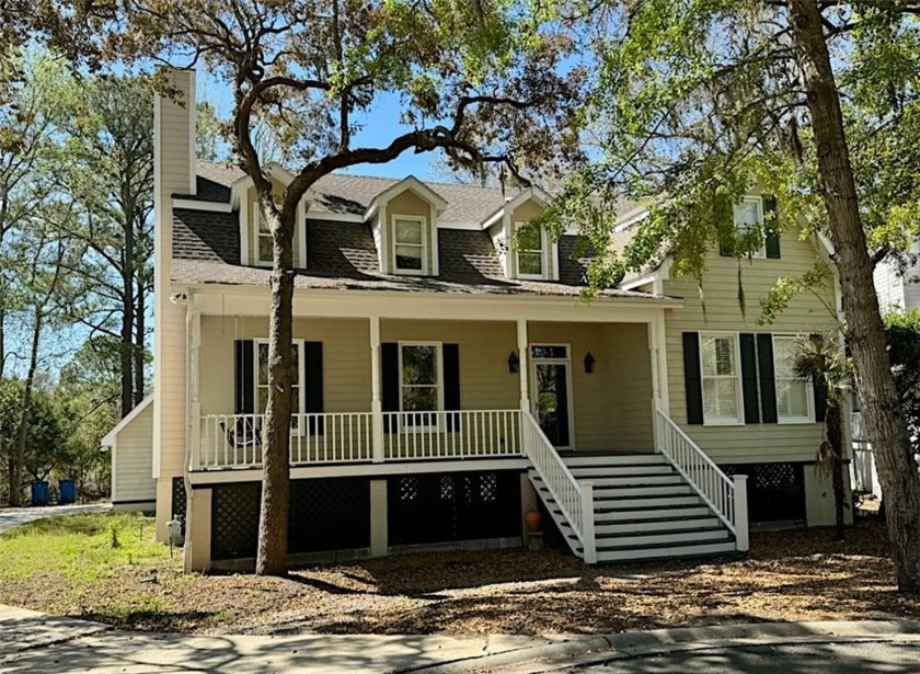 Experience the warmth of a welcoming community while enjoying - Beach Home for sale in Saint Simons, Georgia on Beachhouse.com