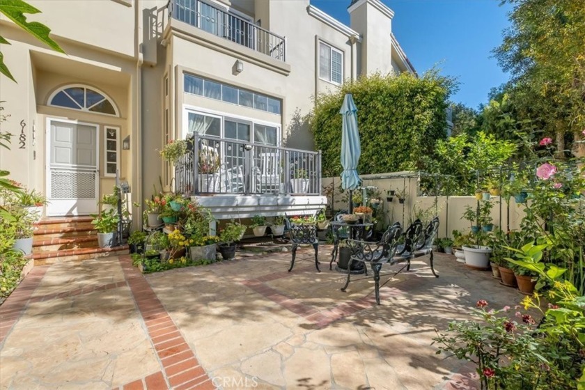 This home is exceptionalpletely remodeled and redesigned - Beach Townhome/Townhouse for sale in Huntington Beach, California on Beachhouse.com