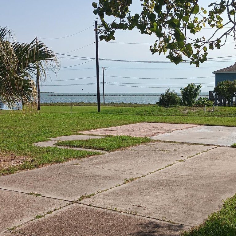 Large lot - Impressive location with room to build for a second - Beach Lot for sale in Ingleside on The Bay, Texas on Beachhouse.com