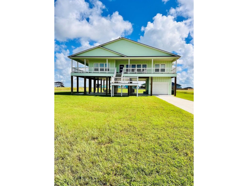 Welcome to your dream home. This beautiful coastal retreat - Beach Home for sale in Rockport, Texas on Beachhouse.com