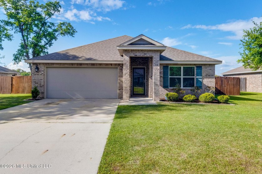 Welcome home to 117 Rosie Drive in the heart of Long Beach! - Beach Home for sale in Long Beach, Mississippi on Beachhouse.com