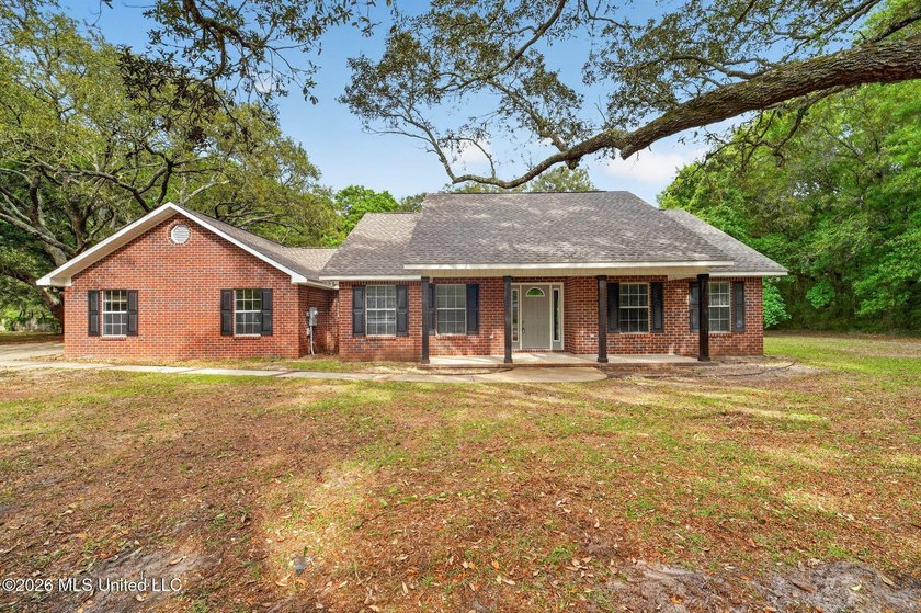 Welcome to 1528 S 11th Street, a beautifully refreshed home - Beach Home for sale in Ocean Springs, Mississippi on Beachhouse.com