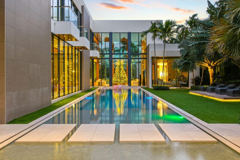 In a league of its own, this architectural masterpiece in - Beach Home for sale in Jupiter, Florida on Beachhouse.com