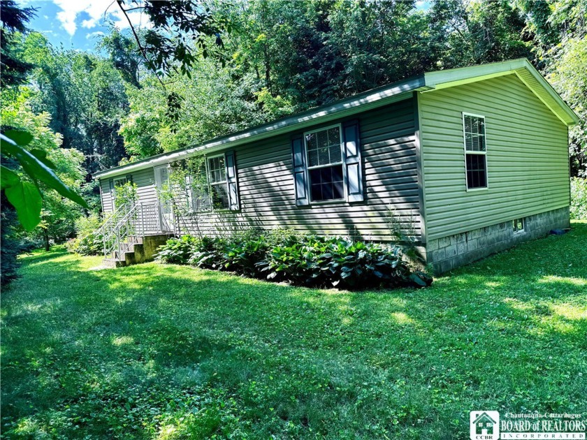 3BR/2Bath manufactured home situated on 3.6 acre wooded setting - Beach Home for sale in Portland, New York on Beachhouse.com