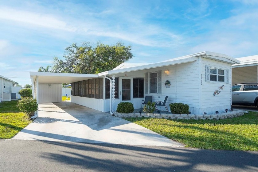 Under contract-accepting backup offers. TURNKEY FURNISHED RIGHT - Beach Home for sale in Sarasota, Florida on Beachhouse.com