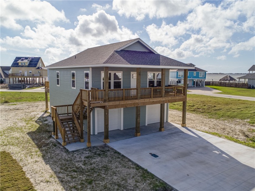 Incredible Copano Ridge home. Close to great fishing with lots - Beach Home for sale in Rockport, Texas on Beachhouse.com