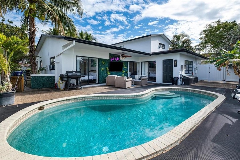 Turnkey, beautifully remodeled triplex in a prime Pompano Beach - Beach Lot for sale in Pompano Beach, Florida on Beachhouse.com